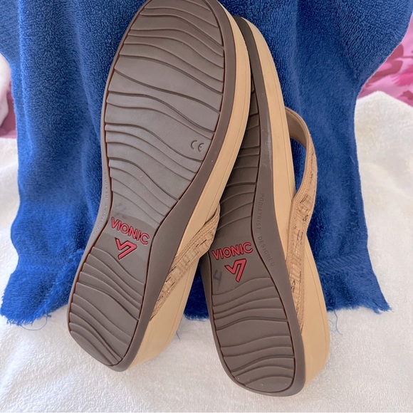 Vionic High Tide Flip Flop Sandals size 11 Beige Podiatrist, Designed NWOT🔥🔥 - Picture 7 of 11